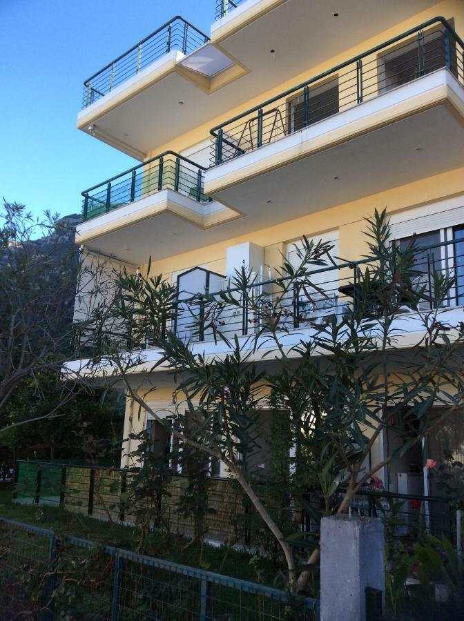 Ourania'S Apartments Kamena Vourla Ngoại thất bức ảnh