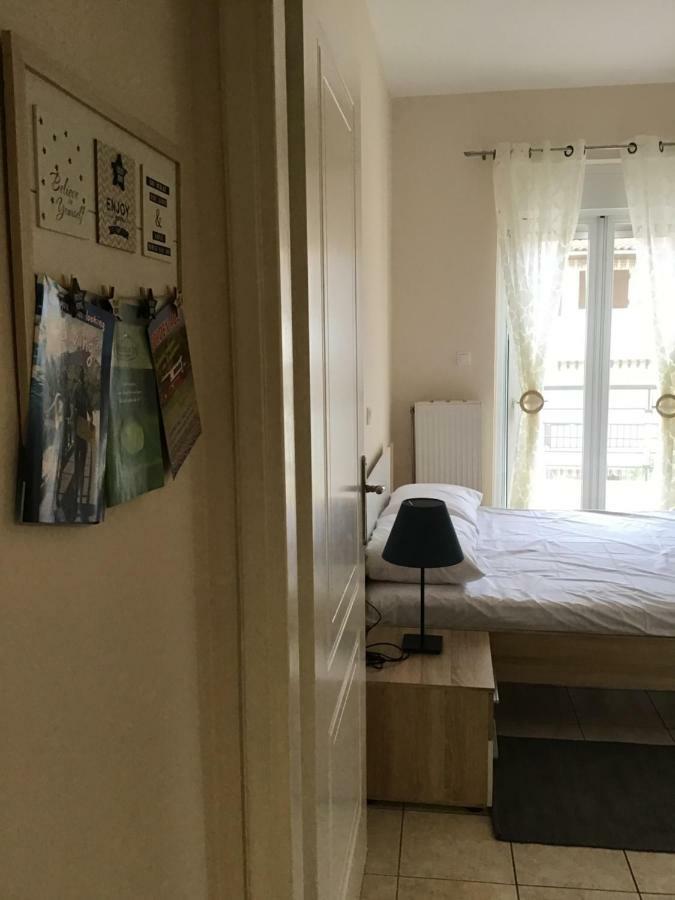 Ourania'S Apartments Kamena Vourla Ngoại thất bức ảnh