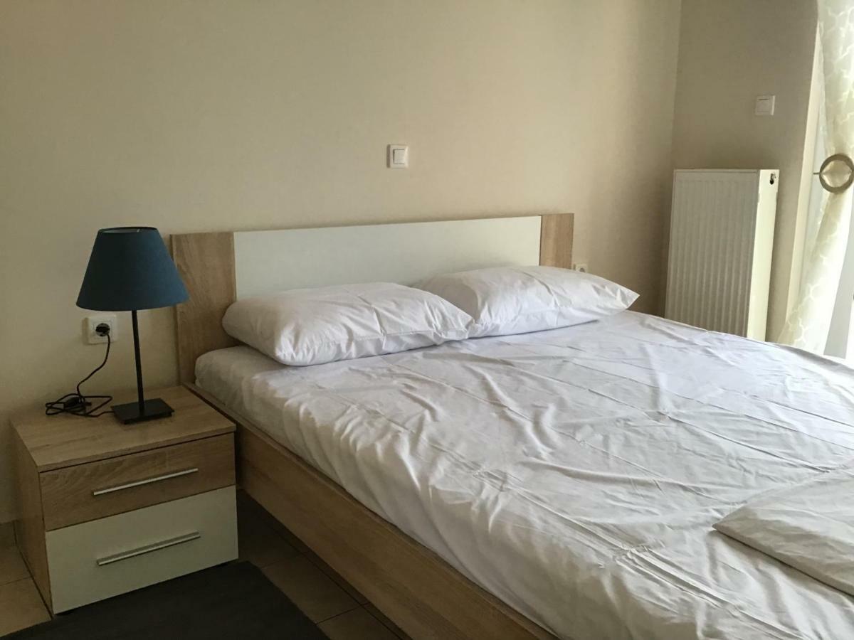 Ourania'S Apartments Kamena Vourla Ngoại thất bức ảnh
