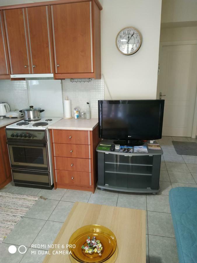 Ourania'S Apartments Kamena Vourla Ngoại thất bức ảnh