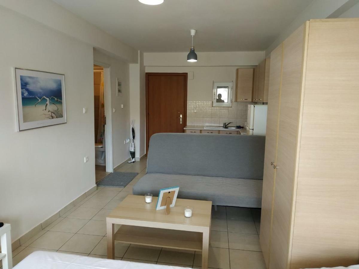 Ourania'S Apartments Kamena Vourla Ngoại thất bức ảnh