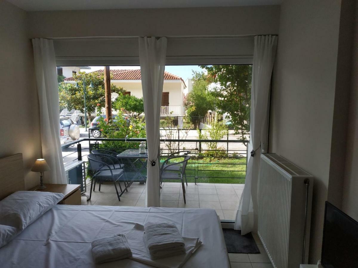Ourania'S Apartments Kamena Vourla Ngoại thất bức ảnh