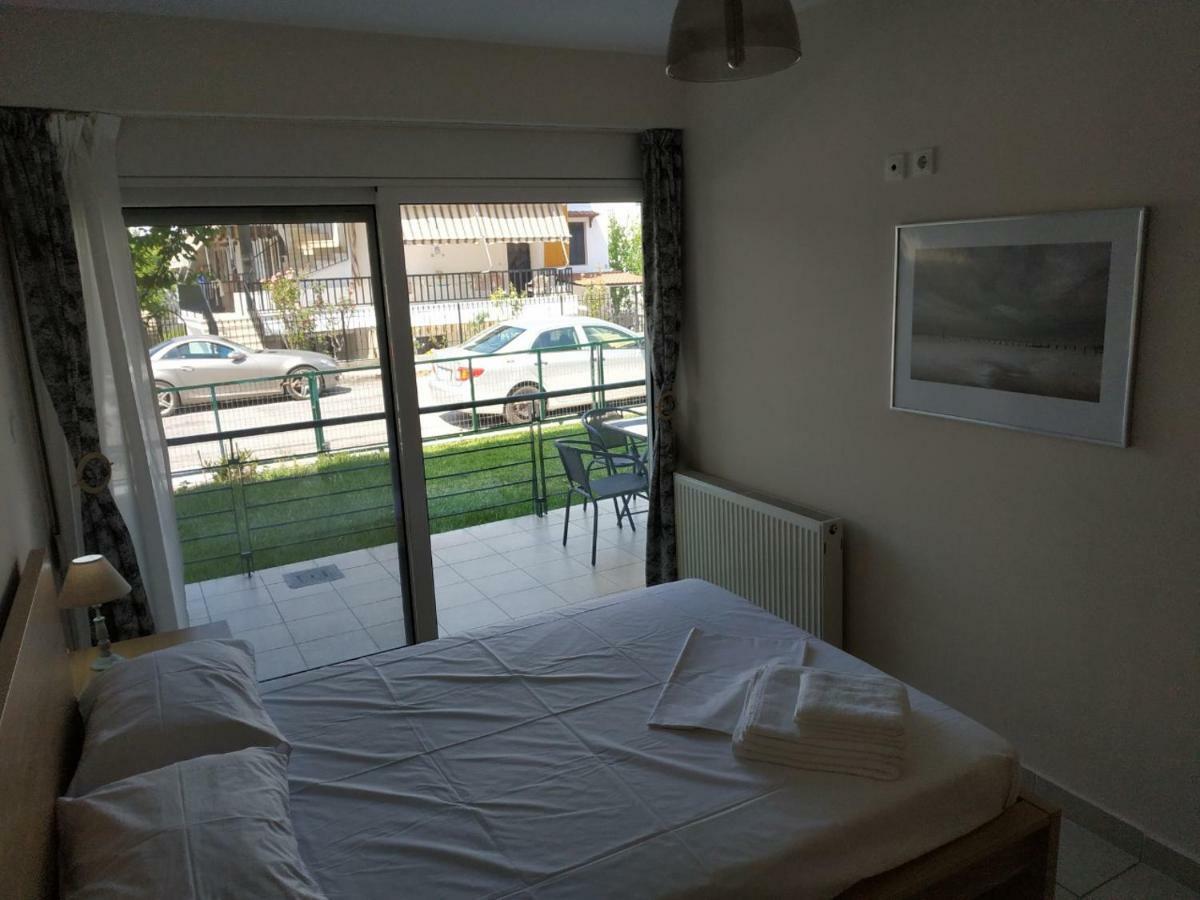 Ourania'S Apartments Kamena Vourla Ngoại thất bức ảnh