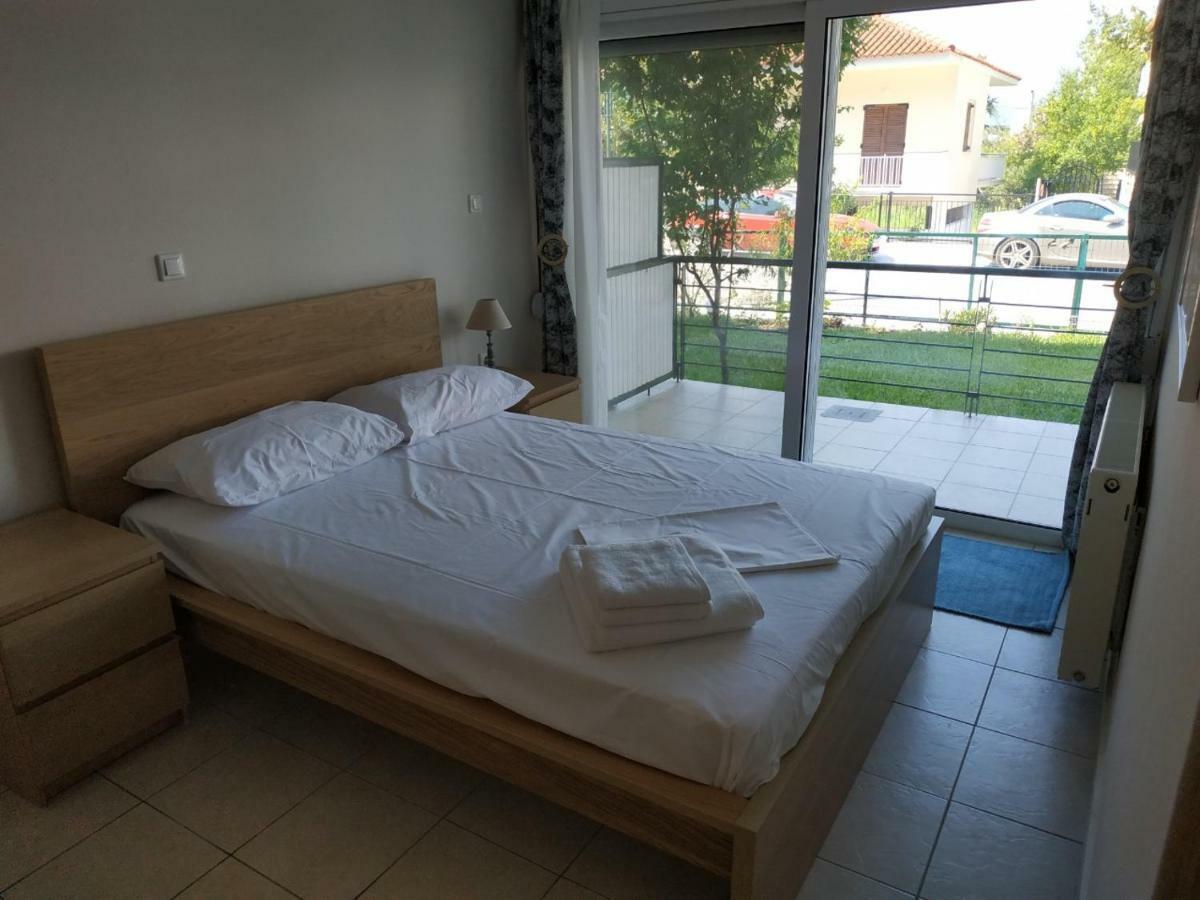 Ourania'S Apartments Kamena Vourla Ngoại thất bức ảnh
