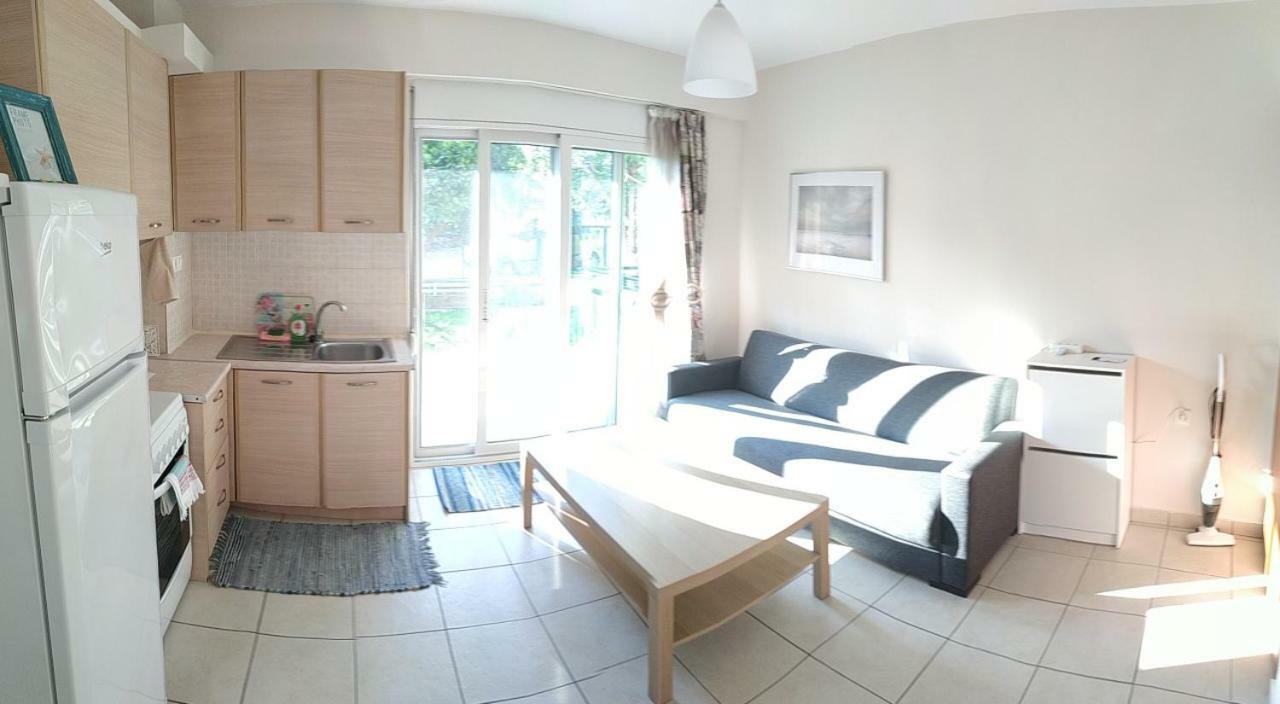 Ourania'S Apartments Kamena Vourla Ngoại thất bức ảnh